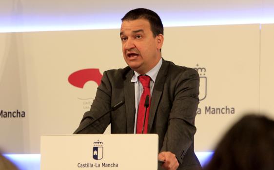 El consejero de Agricultura, Francisco Martínez Arroyo, este martes después del Consejo de Gobierno