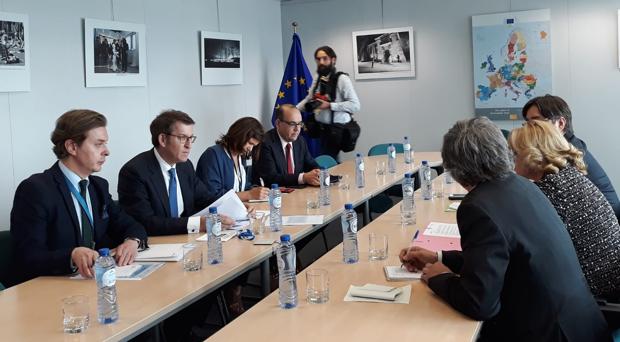 Reunión entre Feijóo y la comisaria Corina Cetru