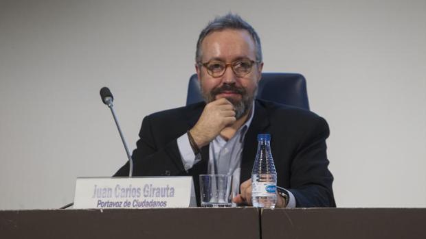 Juan Carlos Girauta en la primera sesión del ciclo de conferencias