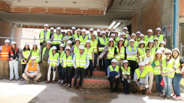 Foto de familia de los integrantes de la visita realizada la semana pasada a las obras