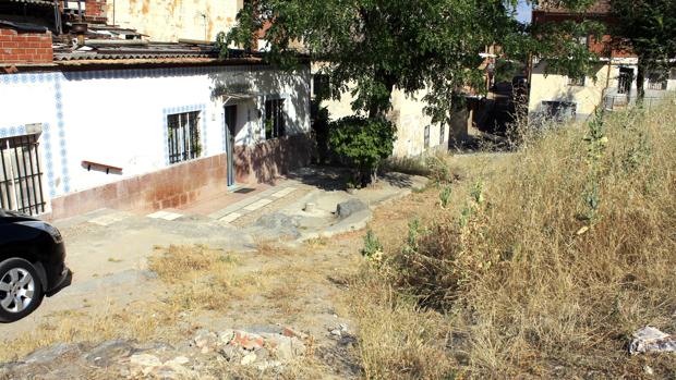 Acceso a la casa de Julián
