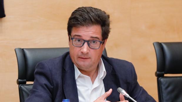 El exsecretario general del PSOECyL y senador autonómico Óscar López, en su comparecencia en la Comisión de Investigación de las Cajas de Ahorro