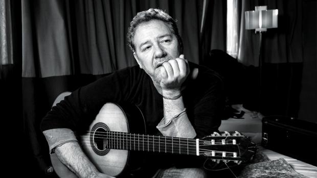Carlos Goñi, cantant de Revólver