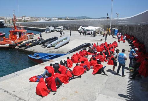 Uno de los multitudinarios rescates en Tarifa