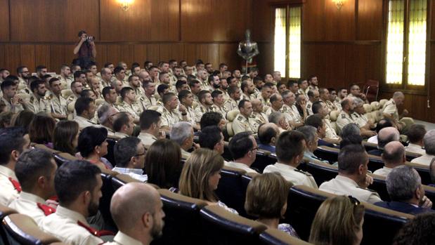 Varios militares asisten a la inauguración del curso 2017/2018 de la Academia de Infantería en una imagen de archivo