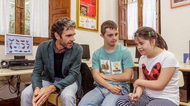 José Tomás, durante su visita a la Asociación Síndrome de Down