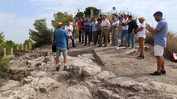 Visita al cerro de El Tossal de la Cala de Benidorm, este miércoles