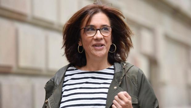 La esposa del exconsejero Jordi Turull entrando este lunes en el TSJC