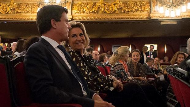 Manuel Valls y Susana Galalrdo, en la inauguración de la temporada del Liceu