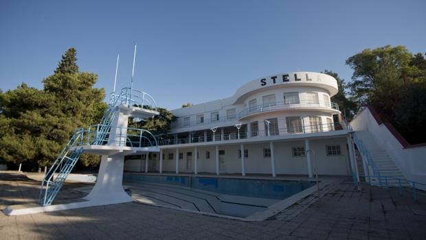 Aspecto actual de la piscina Stella, ubicada en el número 231 de Arturo Soria