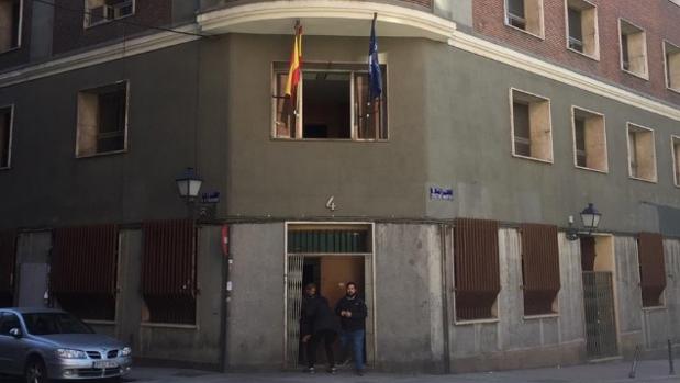 Puerta de entrada al nuevo edificio okupado por Hogar Social