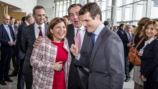 Isabel Bonig y Pablo Casado, durante el congreso de Empresa Familiar celebrado en Valencia