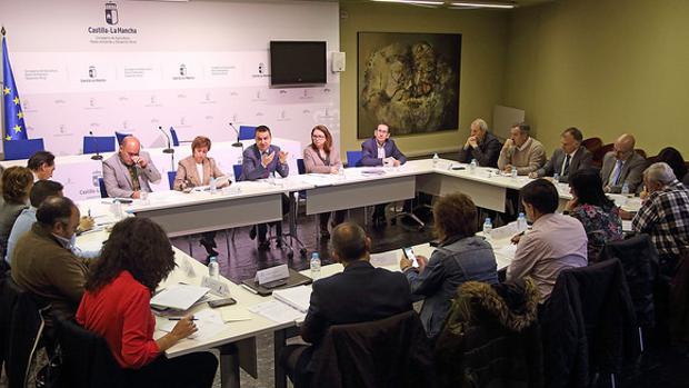 Martínez Arroyo, preside la reunión del Consejo Asesor Agrario de la región