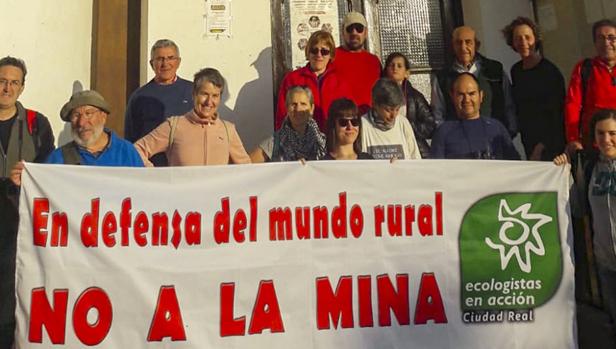 Marcha senderista en contra de la mina en Fontanarejo