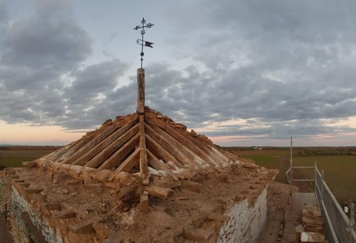 Tejado del torreón de la Venta de Borondo