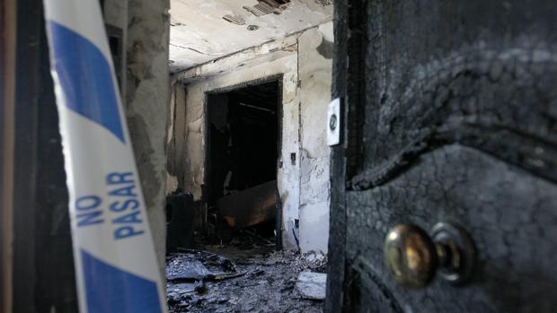 Una vivienda calcinada por el fuego en una imagen de archivo
