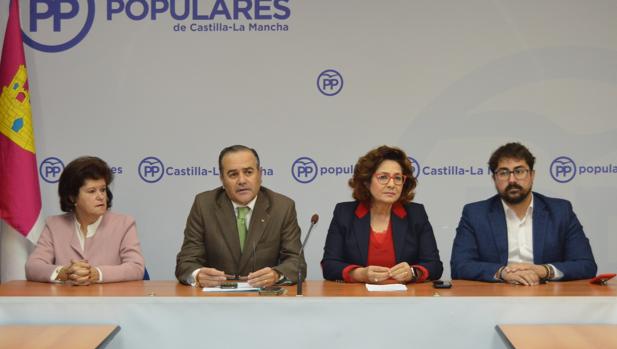 Carmen Goicoechea, José Julián Gregorio, Carmen Riolobos y José Antonio Muñoz