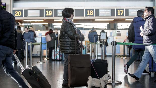 Imagen tomada este viernes, en la terminal de salidas del Aeropuerto de Valencia, el día que se presenta el balance de 2018