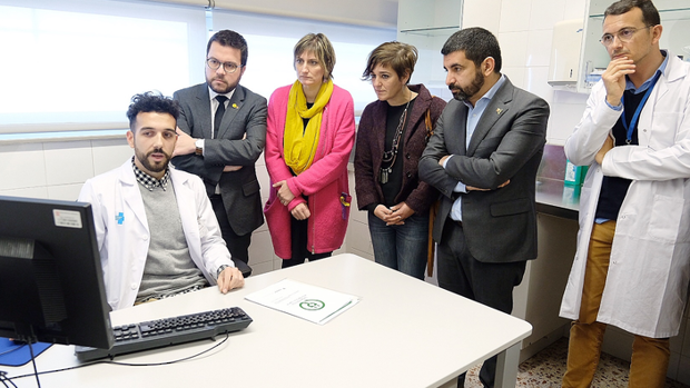 Los consejeros, esta mañana en un CAP tras la presentación del protocolo