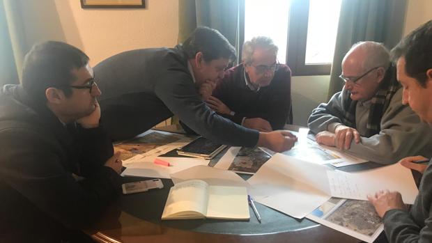 Félix Ortega explica a representantes de la CHT los problemas con las lluvias en Cobisa