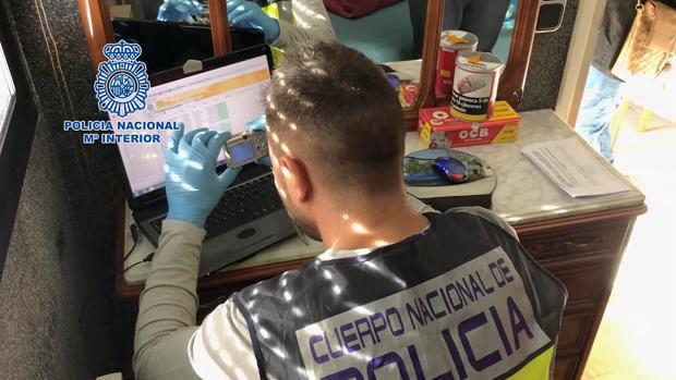 Agentes de la Policía Nacional detienen a un hombre en Valladolid con más de 40.600 archivos de carácter pedófilo de extrema dureza
