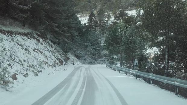 Carreteras llenas de nieve en la provincia de Castellón