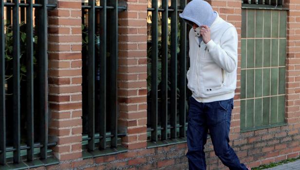 El acusado se dirige al Juzgado de Talavera donde este jueves se ha celebrado el juicio