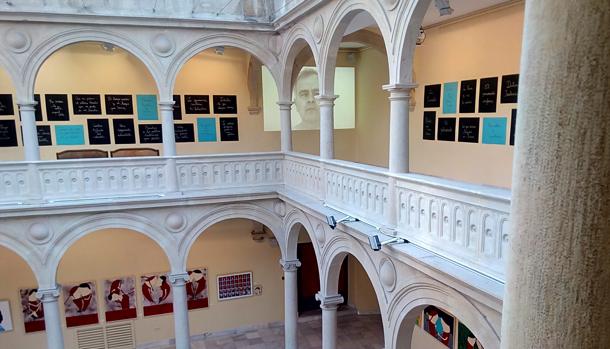 La exposición ocupa las plantas baja y primera del espacio cultural La Asunción
