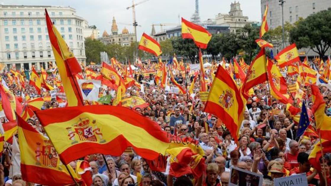 La Ley Que Regula El Uso De La Bandera De Espana Preferente En Todos Los Edificios Publicos