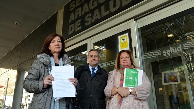 Los responsables de las organizaciones convocantes, tras comunicar su convocatoria de huelga ante el Servicio Aragonés de Salud