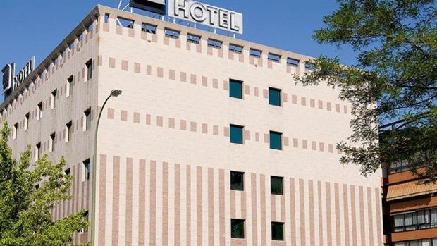 Sobre estas líneas un establecimento hotelero ajeno al suceso