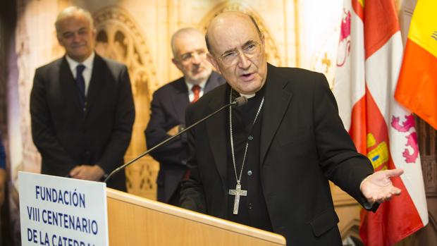 El arzobispo Fidel Herráez, en un acto del VIII centenario de la Catedral de Burgos