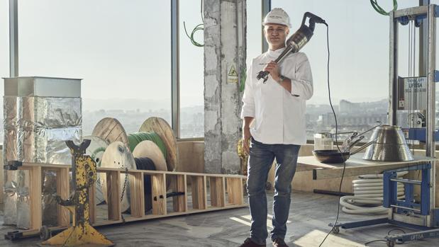 El chef Hervé Courtot se encargará de las cocinas del lujoso restaurante que tendrá el hotel en la planta 23