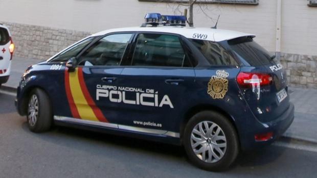 Un testigo dio aviso inmediatamente a la Policía a través del teléfono de emergencias 091, personándose rápidamente una patrulla en el lugar