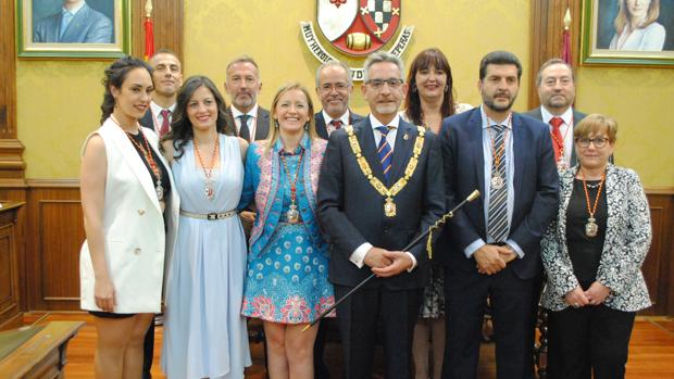 Jesús Martín junto a su equipo de Gobierno