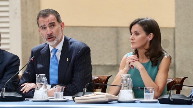Los Reyes, presiden la reunión de los patronatos de la Fundación Princesa de Asturias en el Palacio de El Pardo