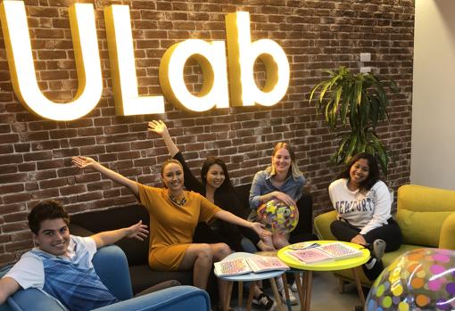 Los participantes en las instalaciones del centro de coworking alicantino
