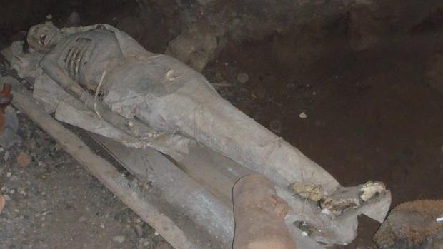Una momia en Cueva del Drago