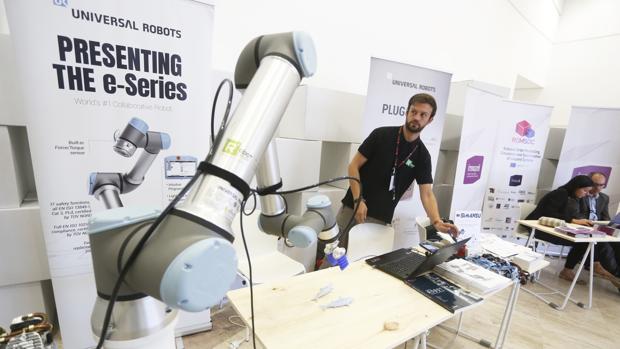 Robot colaborativo en la Maker Faire Galicia 2019