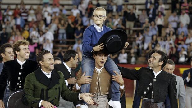 Adrián Hinojosa, durante el acto benéfico celebrado en la plaza de toros de Valencia en 2016