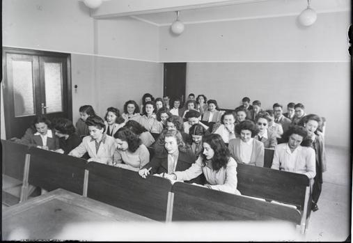 Alumnas en la Facultad de Filosofía y Letras