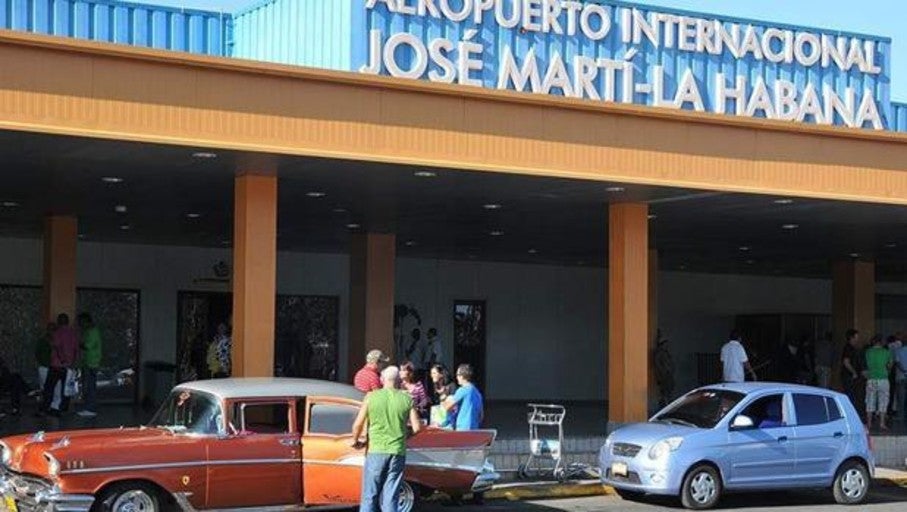 Van de vacaciones de Canarias a Cuba y se quedan sin vuelo de regreso