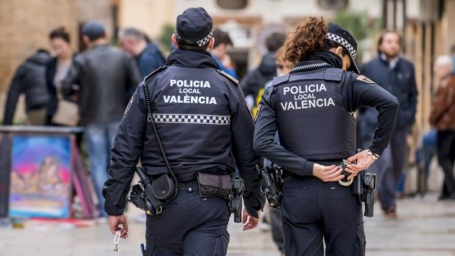 La Policía detiene a un joven de veintiún años por darle una paliza a su pareja en Valencia