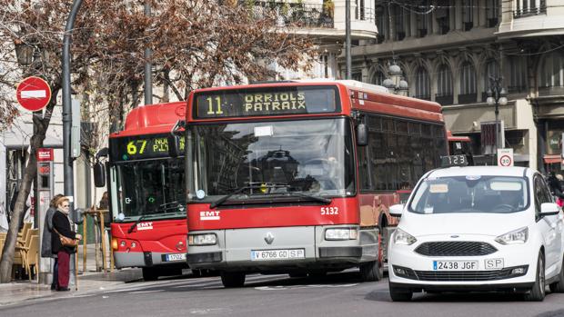 Imagen de autobuses de la EMT en Valencia