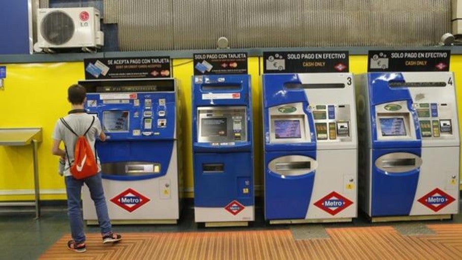 La tarjeta de transporte público en Madrid podrá recargarse con el móvil antes de que acabe el año