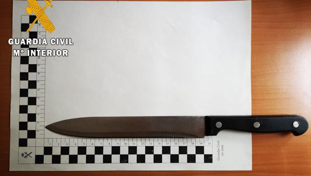 Detenido un hombre que amenazaba con matar a su hija de dos años con un cuchillo en Madridejos Cuchillo-k8KB--620x349@abc
