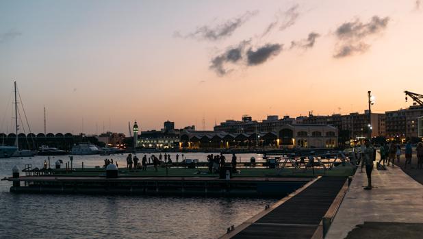 Imagen de la piscina natural de La Marina de Valencia