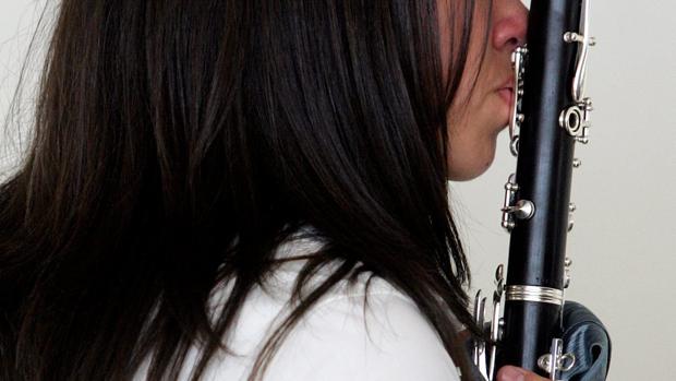 Imagen de archivo de una clarinetista