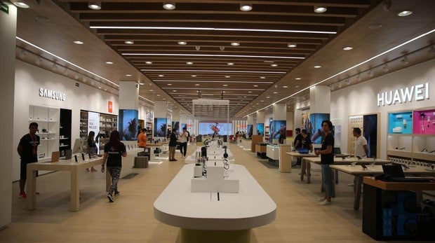 Dentro de la primera tienda física de AliExpress en Europa Dentro de la primera tienda física de AliExpress en Europa