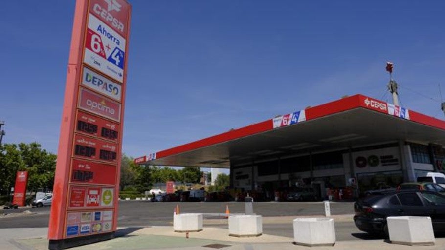 Asaltan a mazazos una gasolinera con dos empleadas dentro: «Estaban muertas de miedo»